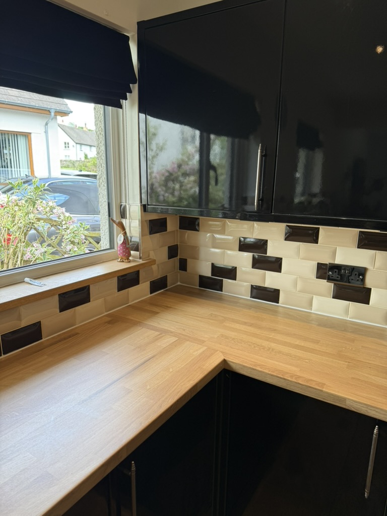 Bespoke kitchen worktop fitted to base units